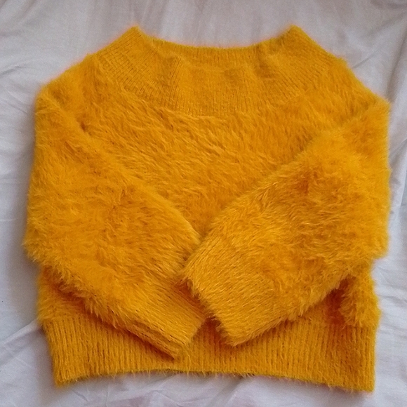 Orange fluffy womens sweeter - Picture 1 of 4
